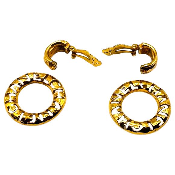 Vintage auth CHANEL Door Knocker Hoop Earrings – 1980s Signed CHANEL - Picture 3 of 7